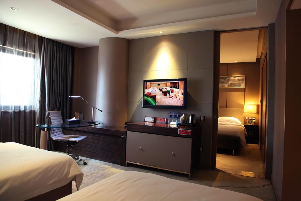 Ramada By Wyndham Xian Bell Tower Hotel Екстериор снимка