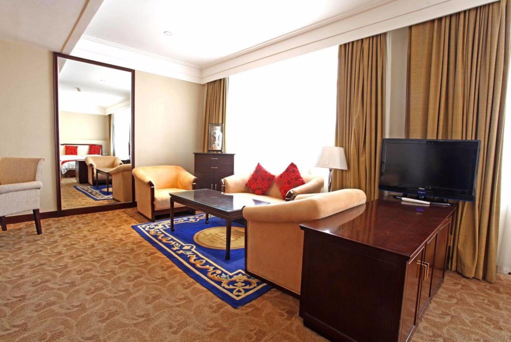 Ramada By Wyndham Xian Bell Tower Hotel Екстериор снимка