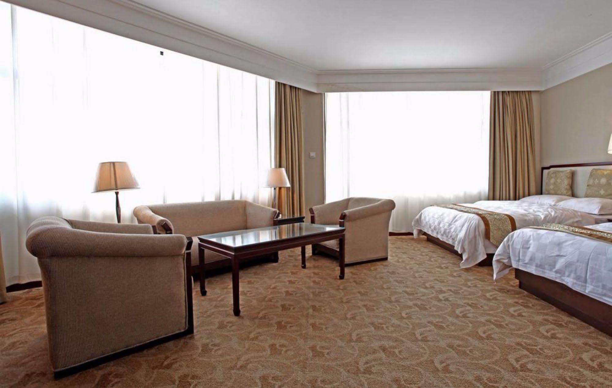 Ramada By Wyndham Xian Bell Tower Hotel Екстериор снимка
