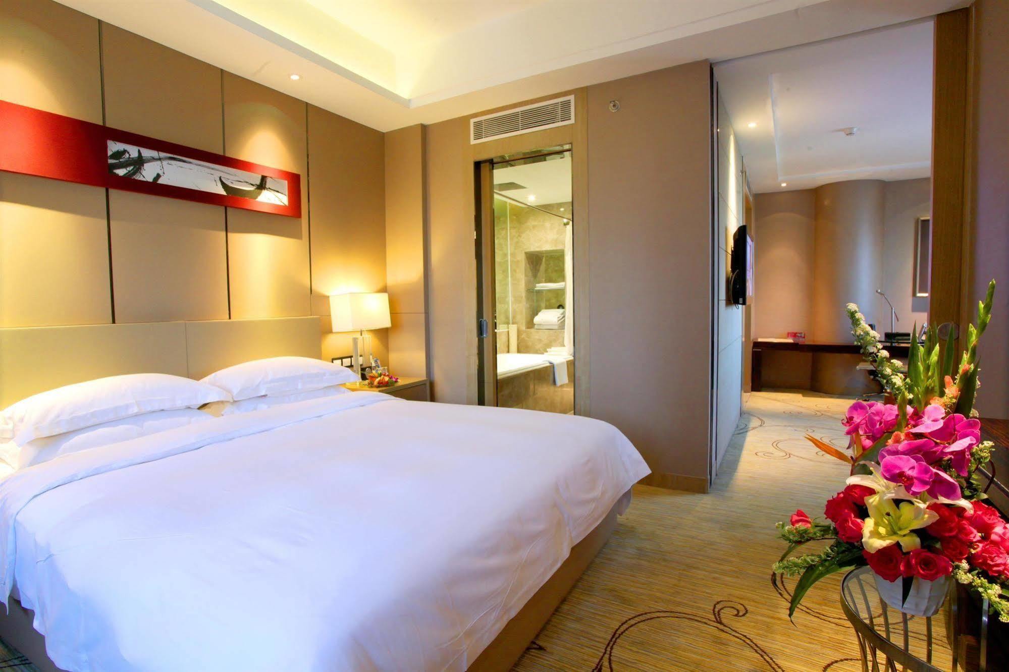 Ramada By Wyndham Xian Bell Tower Hotel Екстериор снимка