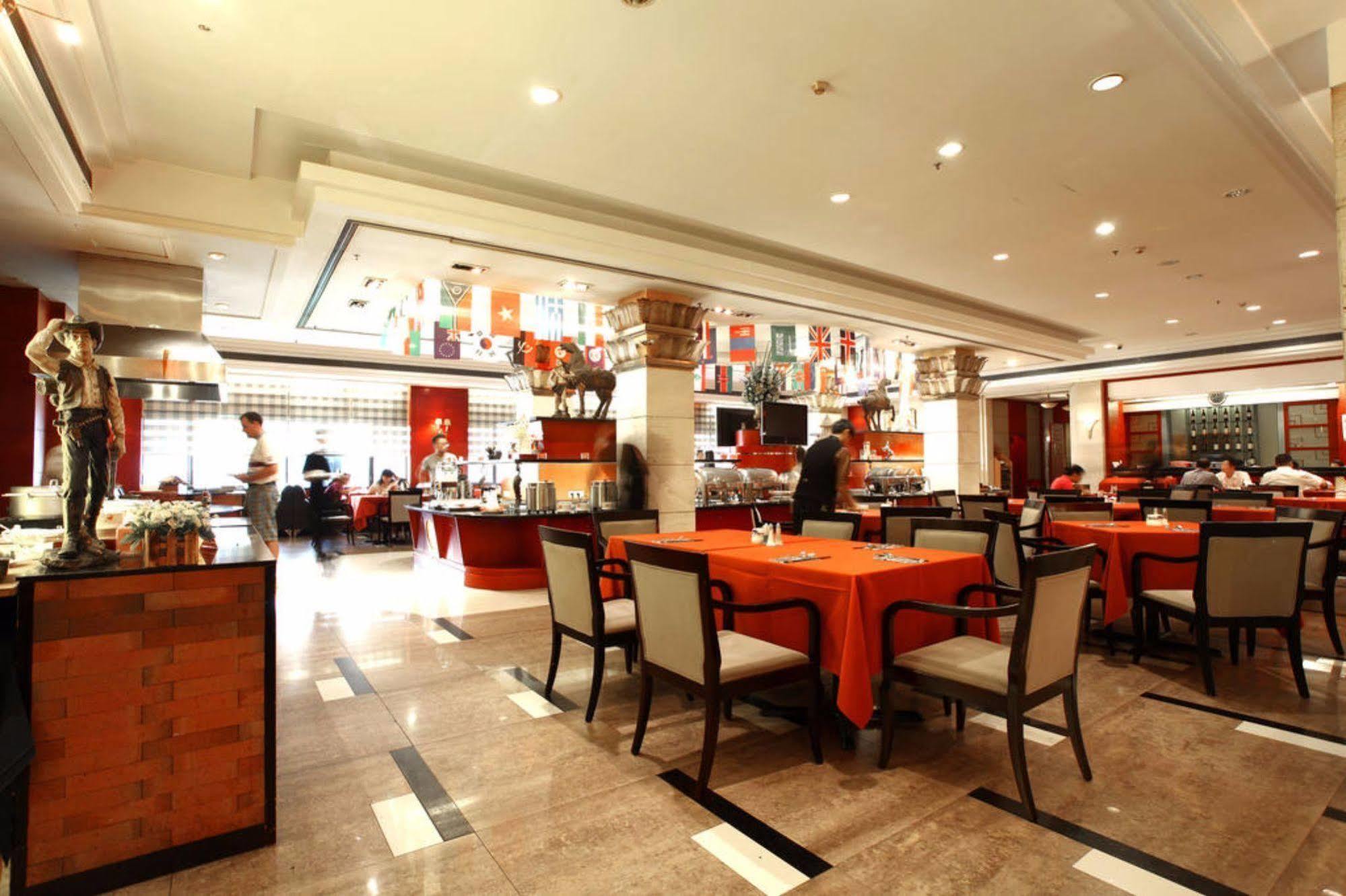 Ramada By Wyndham Xian Bell Tower Hotel Екстериор снимка